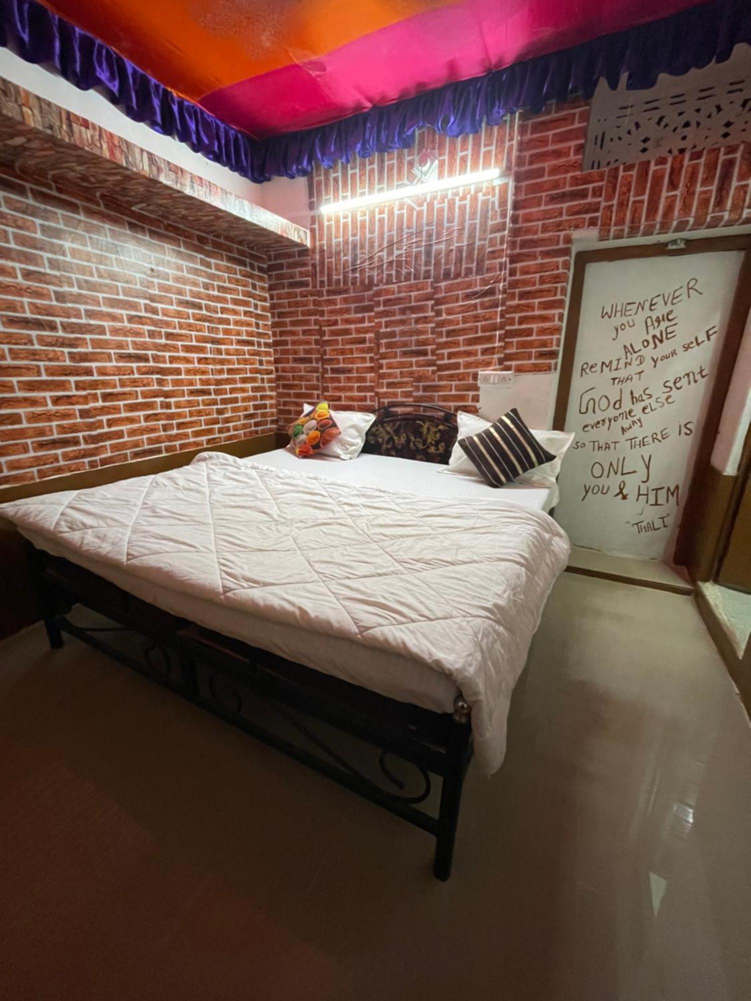 Mirvana Guest House & Camel Safari ไจซัลเมอร์ ภายนอก รูปภาพ