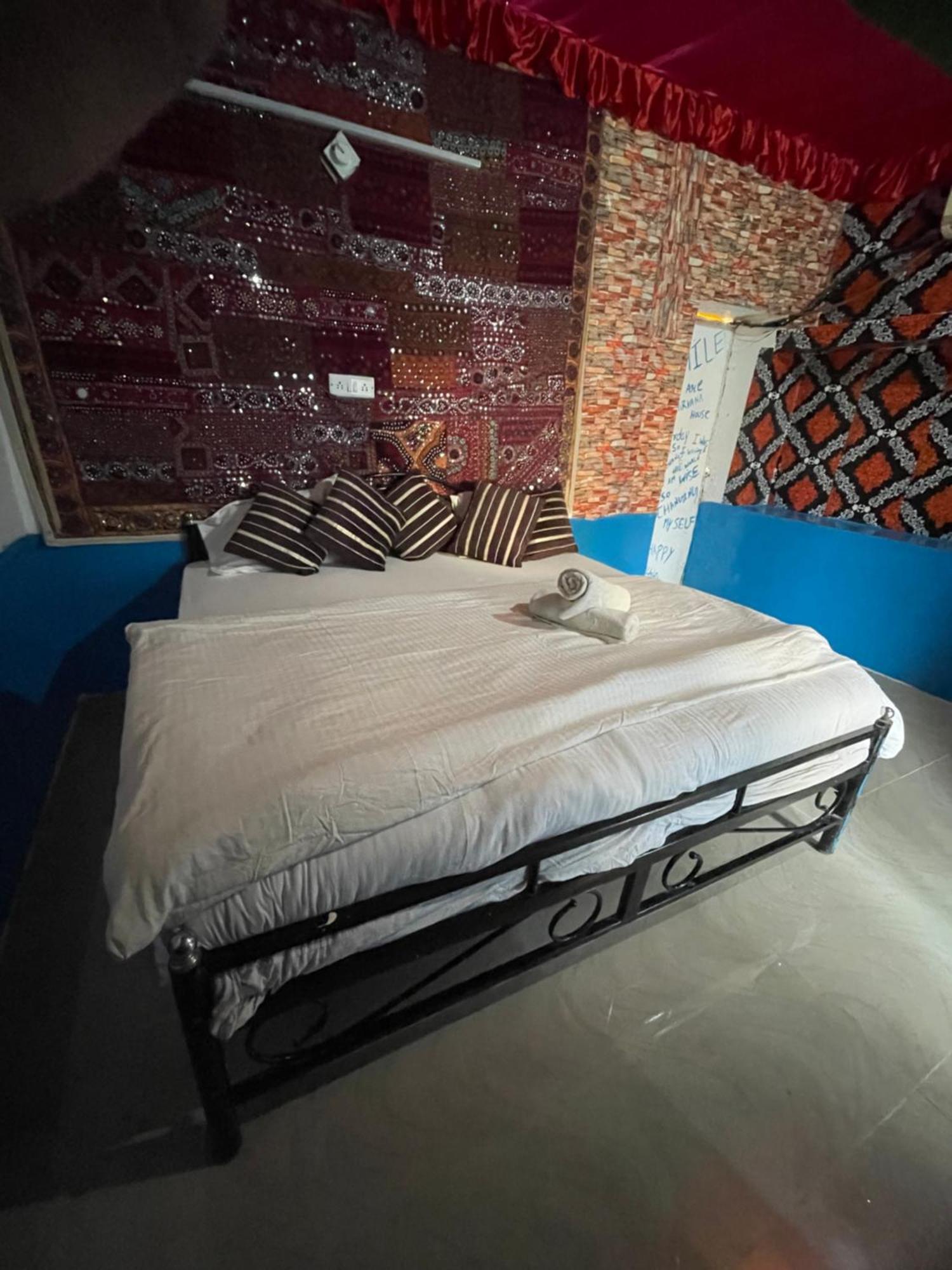 Mirvana Guest House & Camel Safari ไจซัลเมอร์ ภายนอก รูปภาพ