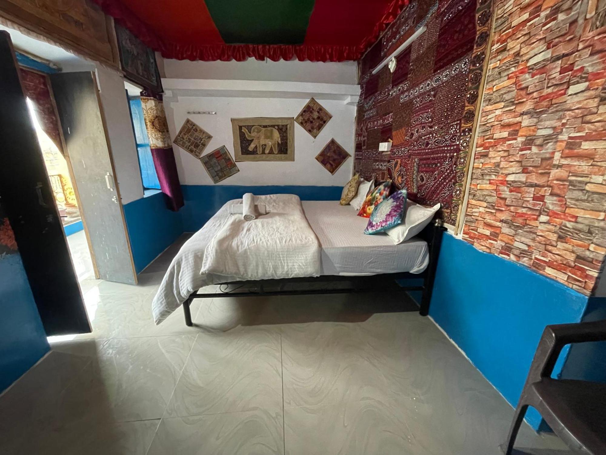 Mirvana Guest House & Camel Safari ไจซัลเมอร์ ภายนอก รูปภาพ