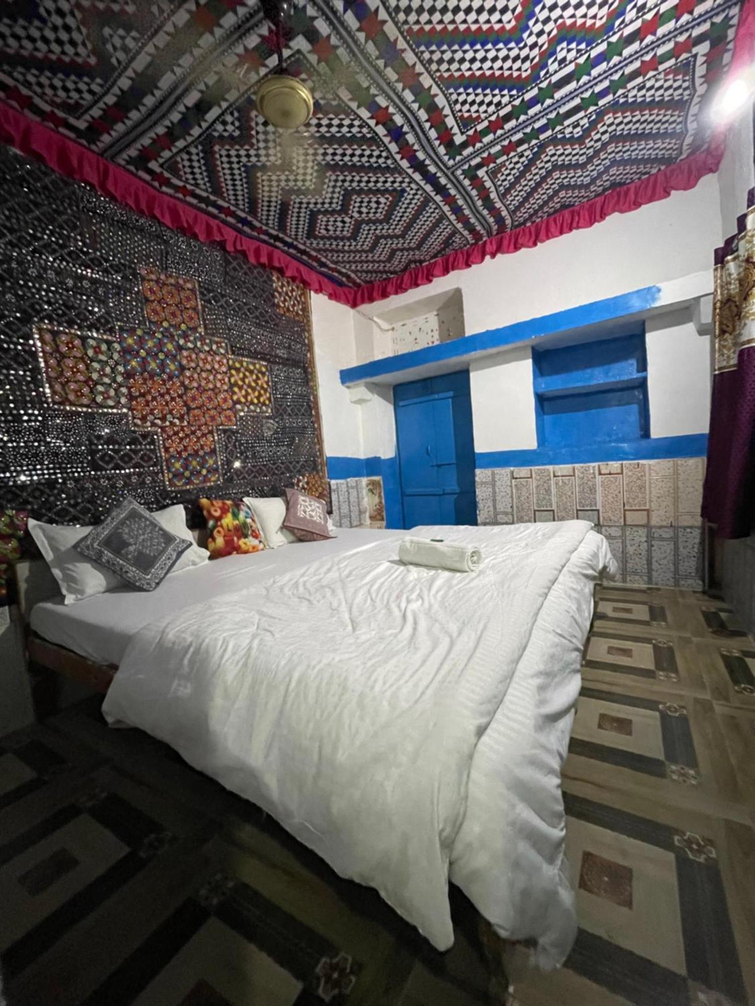 Mirvana Guest House & Camel Safari ไจซัลเมอร์ ภายนอก รูปภาพ